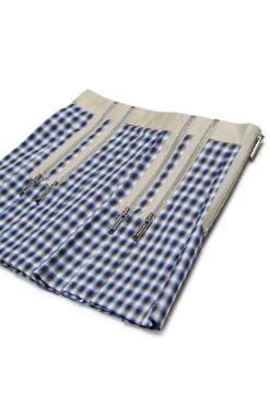 Skirts><noscript><img width=