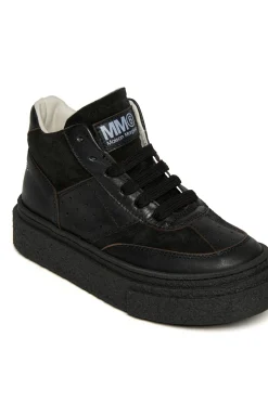 Sneakers | Sneakers><noscript><img data-lazyloaded=