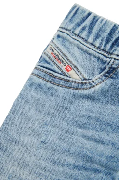 Jeans><noscript><img data-lazyloaded=