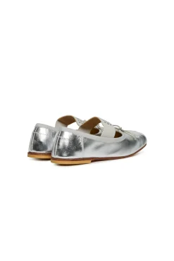 Slippers And Sandals | Slippers And Sandals><noscript><img data-lazyloaded=