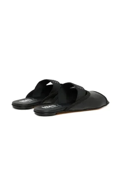 Slippers And Sandals | Slippers And Sandals><noscript><img data-lazyloaded=