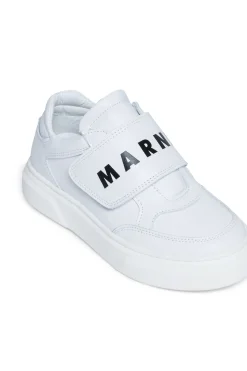 Sneakers | Sneakers><noscript><img data-lazyloaded=