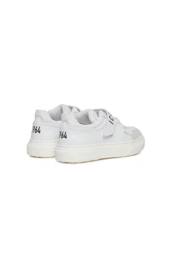 Sneakers | Sneakers><noscript><img data-lazyloaded=