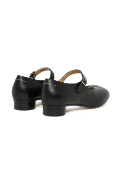 Slippers And Sandals | Slippers And Sandals><noscript><img data-lazyloaded=