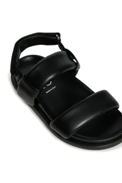 Slippers And Sandals | Slippers And Sandals><noscript><img data-lazyloaded=
