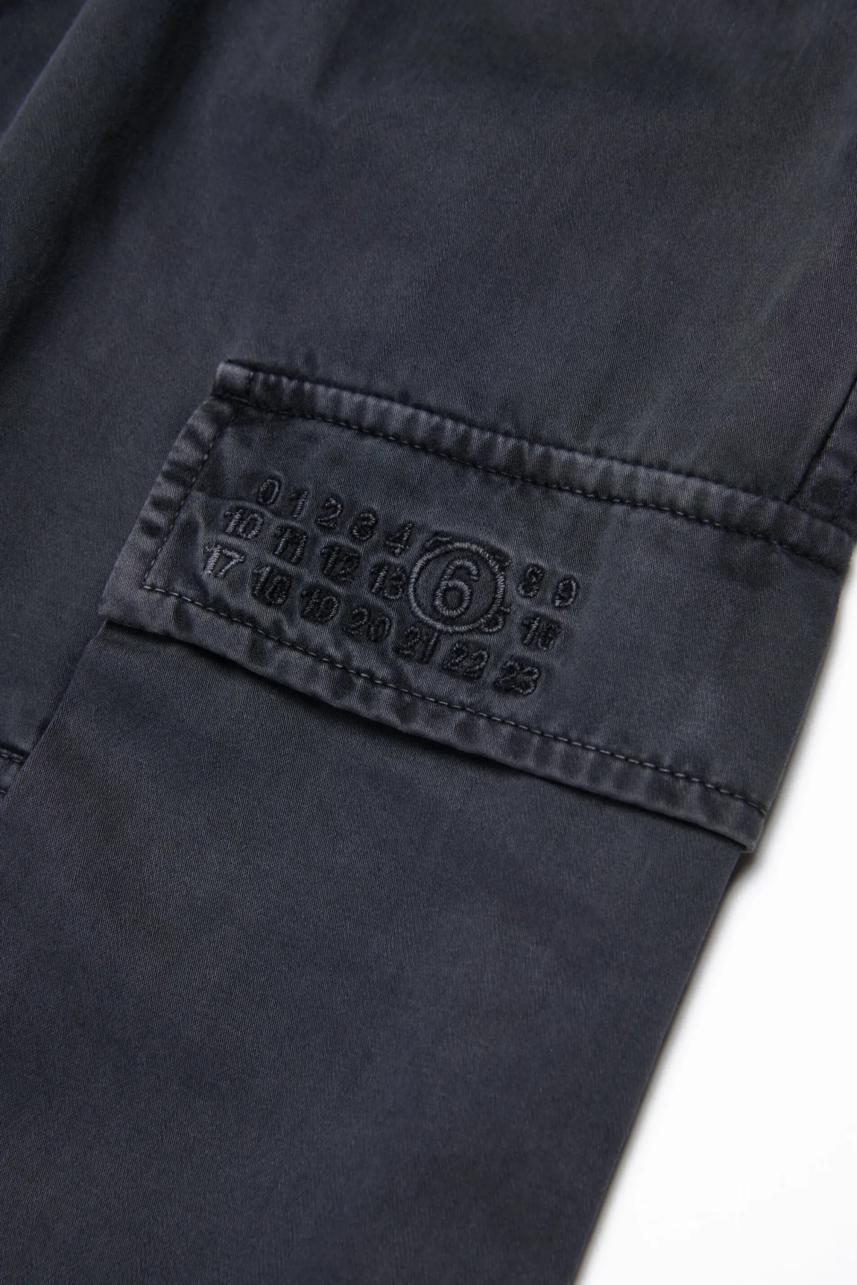 Pants | Pants>MM6 MAISON MARGIELA Satin cargo trousers black