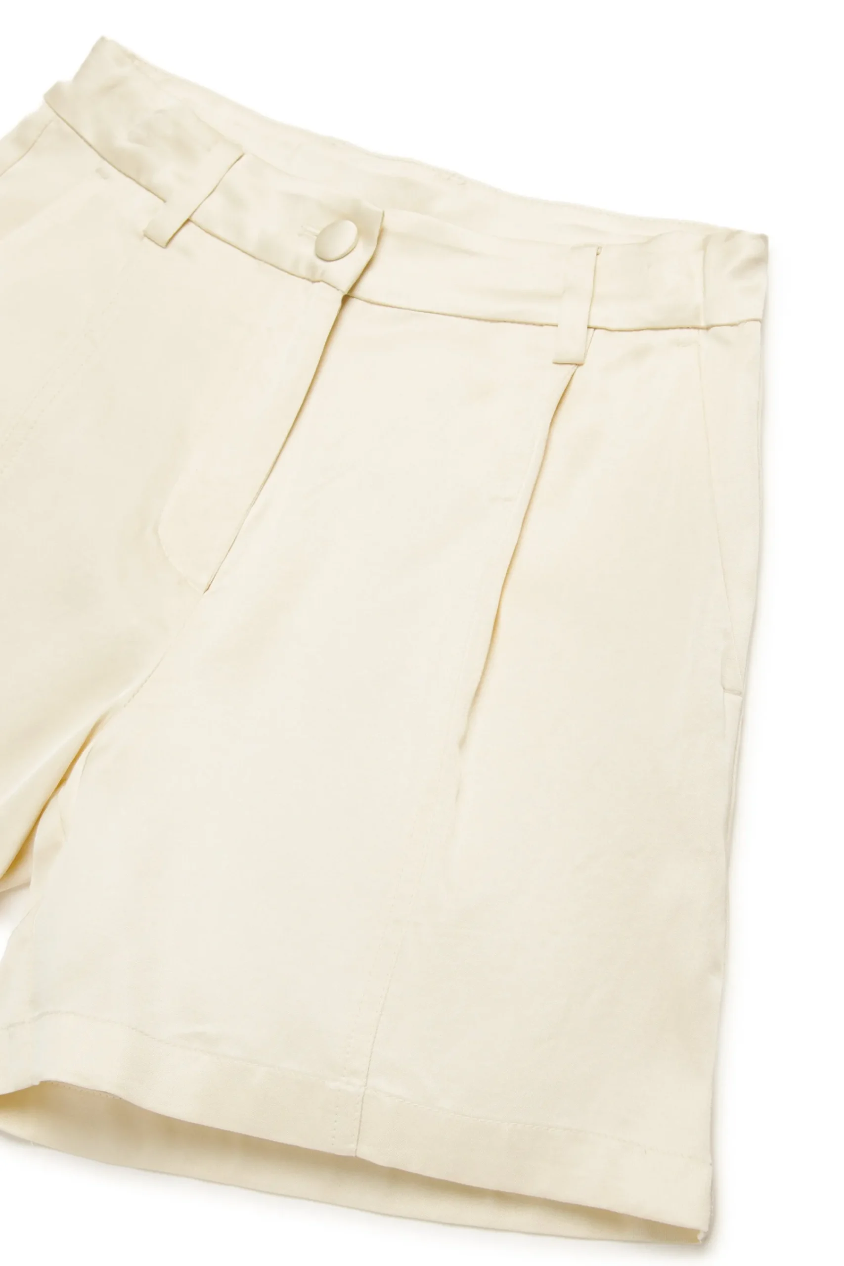 Shorts | Party Looks>N°21 Satin shorts with pleats creamy white
