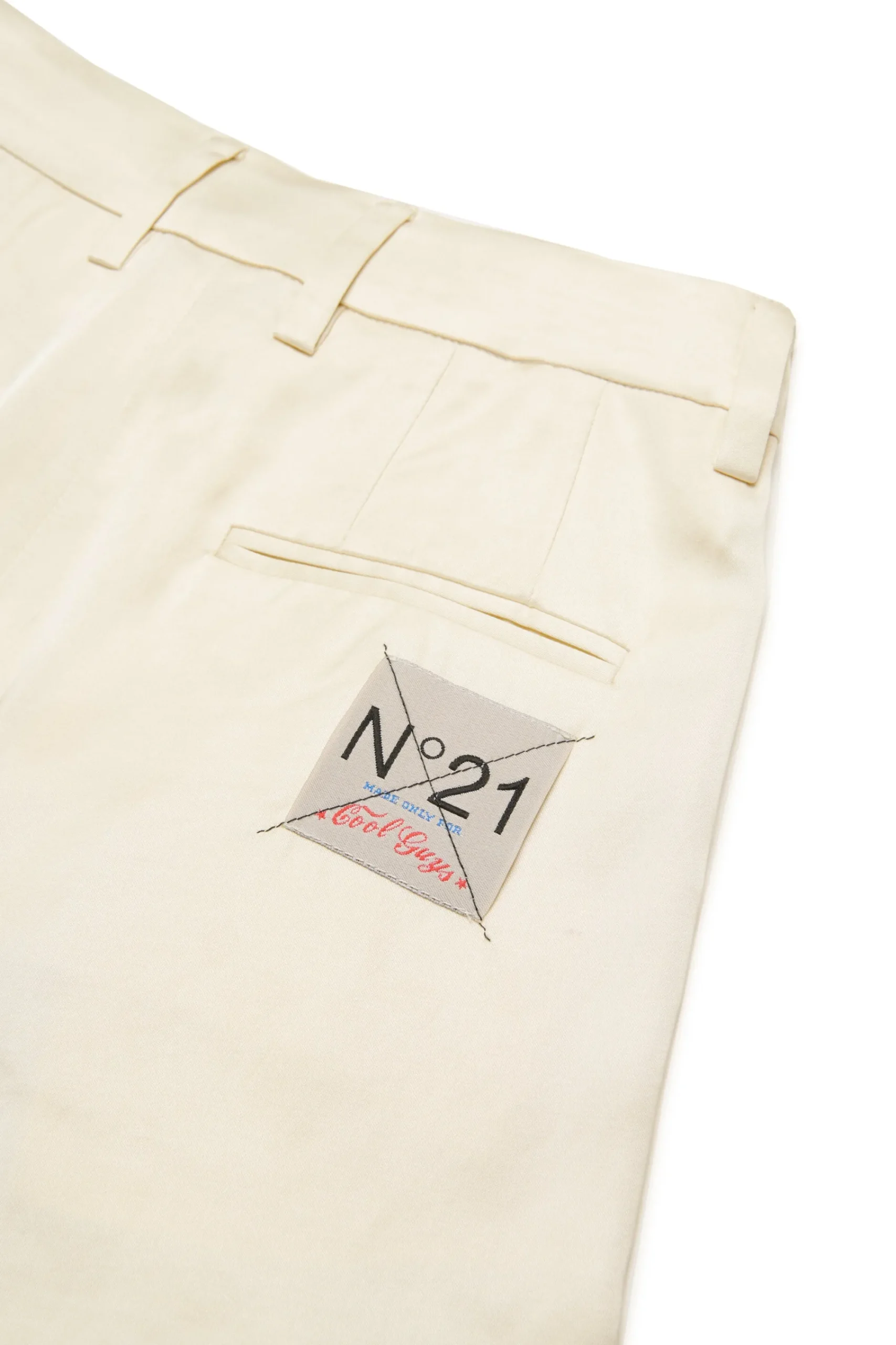Shorts | Party Looks>N°21 Satin shorts with pleats creamy white