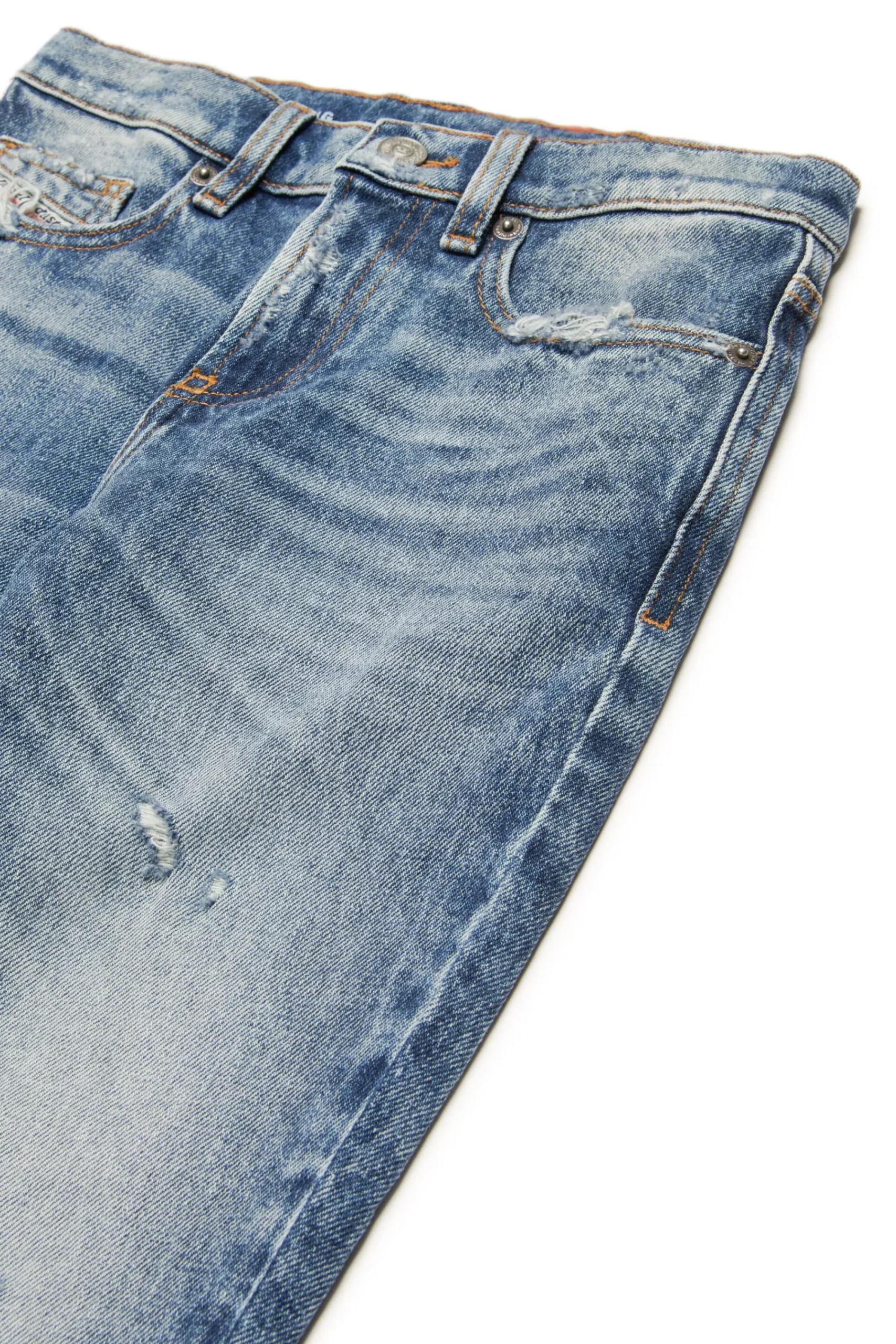 Denim-Mania | Denim-Mania>DIESEL Shaded straight jeans with abrasions - 2020 D-Viker blue denim