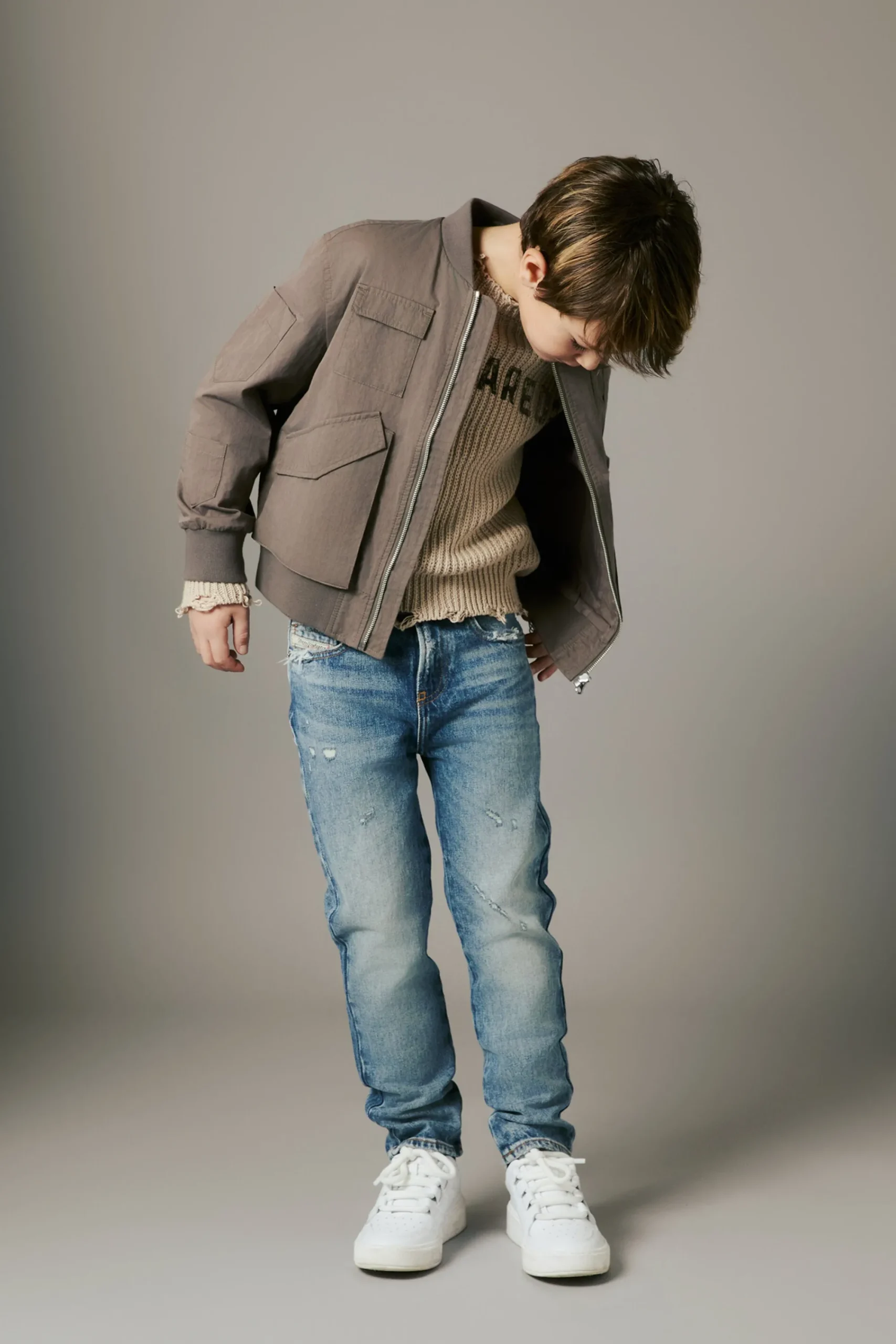 Denim-Mania | Denim-Mania>DIESEL Shaded straight jeans with abrasions - 2020 D-Viker blue denim