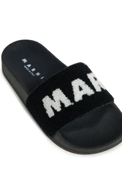 Slippers And Sandals | Slippers And Sandals><noscript><img data-lazyloaded=