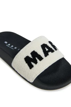 Slippers And Sandals | Slippers And Sandals><noscript><img data-lazyloaded=