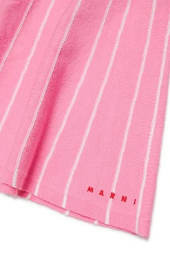 Skirts><noscript><img width=
