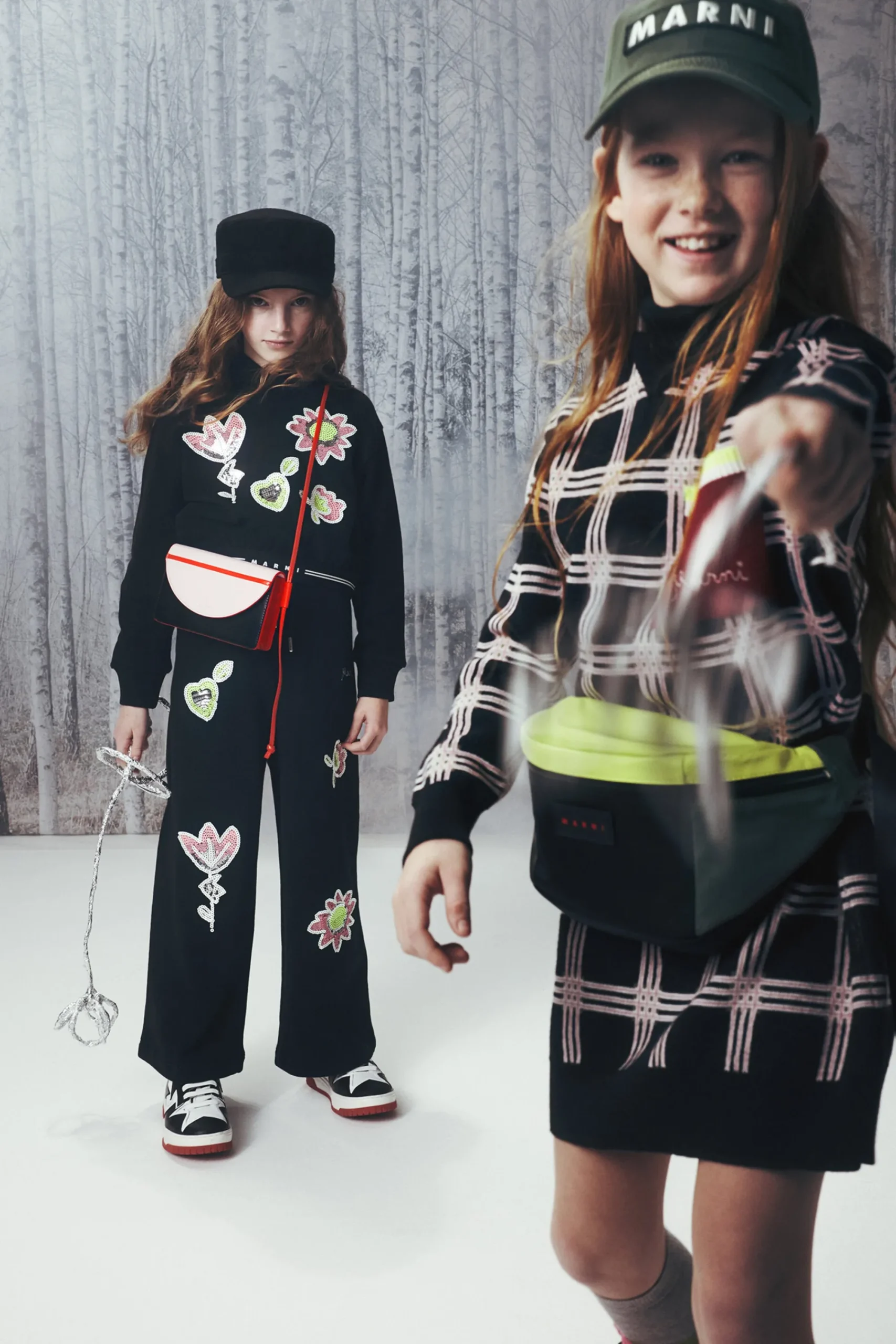 Sweatshirts>MARNI Sweatshirt with sequined flowers black