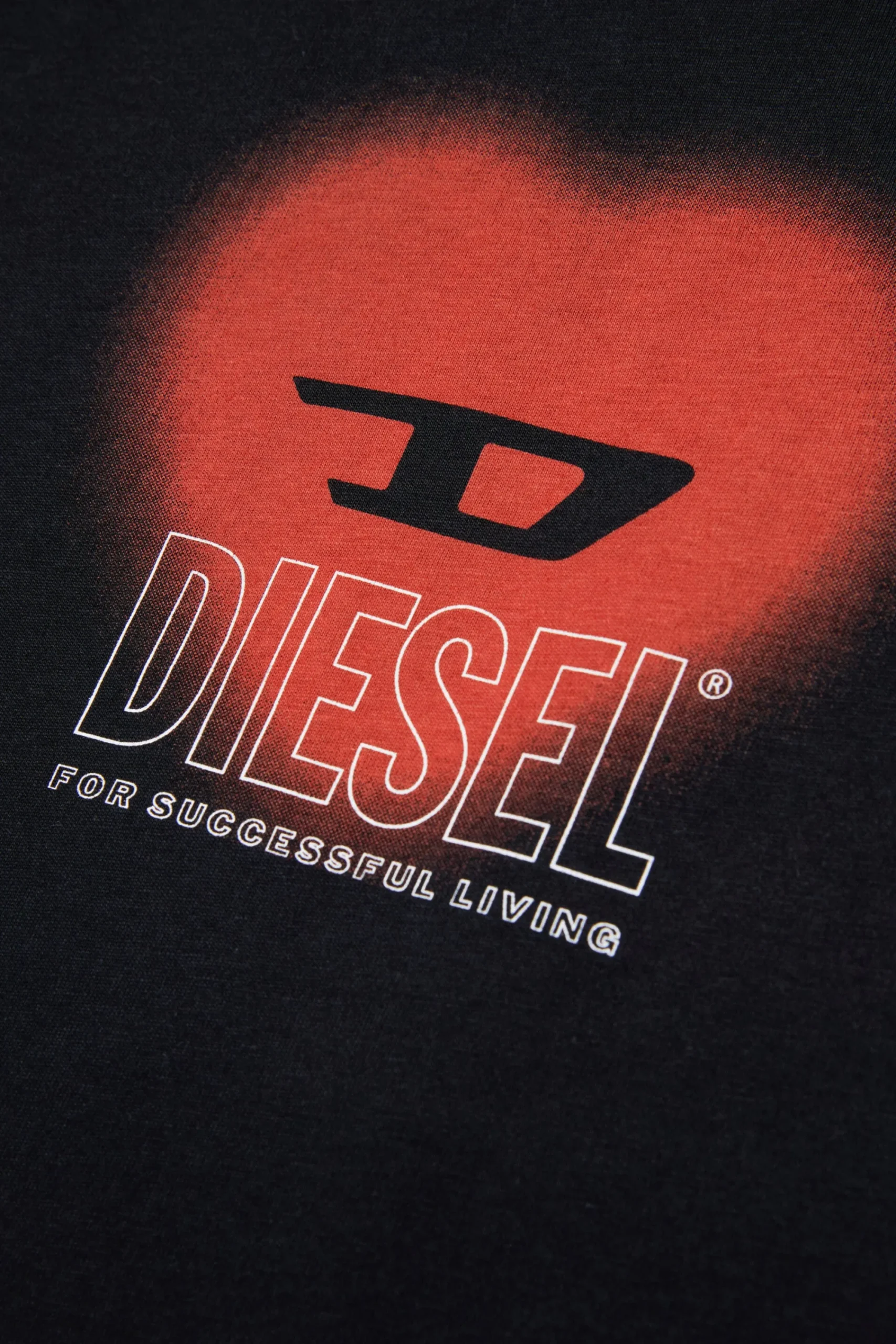 T-Shirts>DIESEL T-shirt with heart graphics black