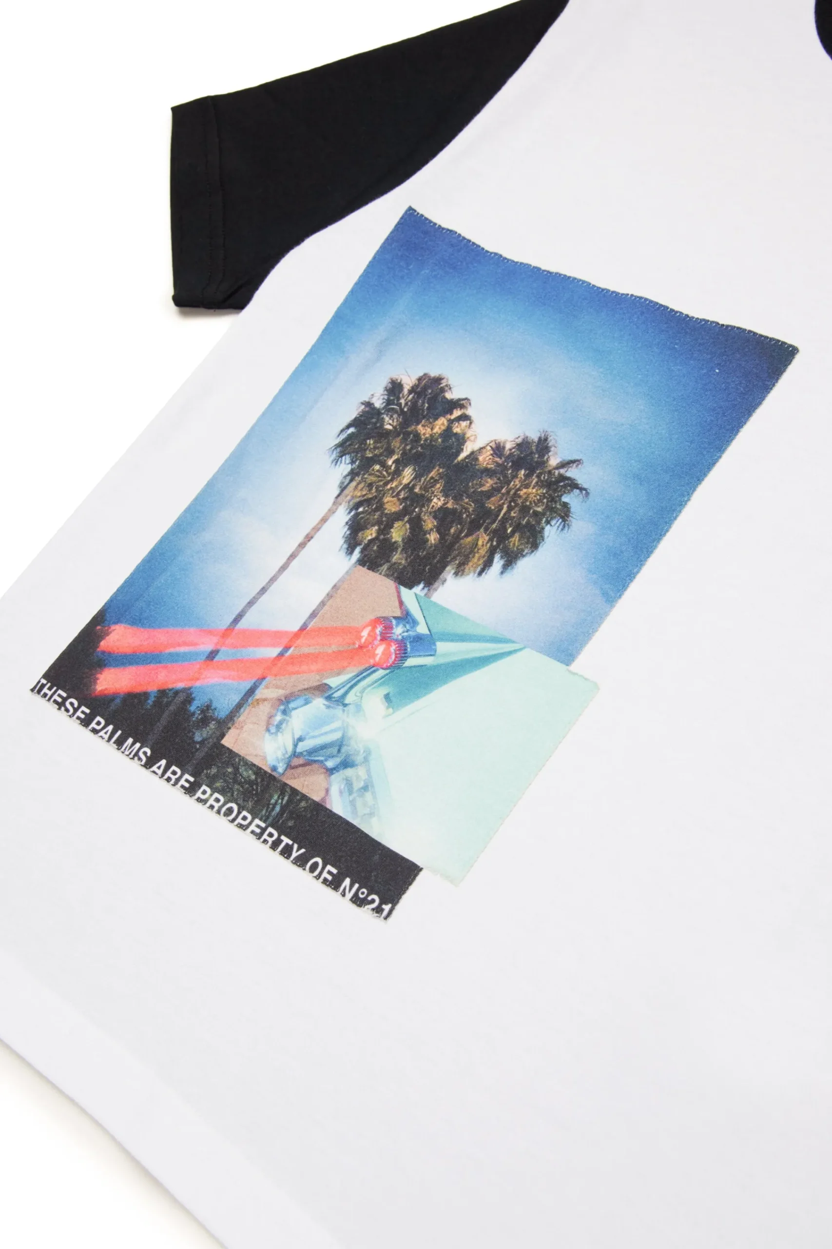 T-Shirts>N°21 T-shirt with Postcard print black